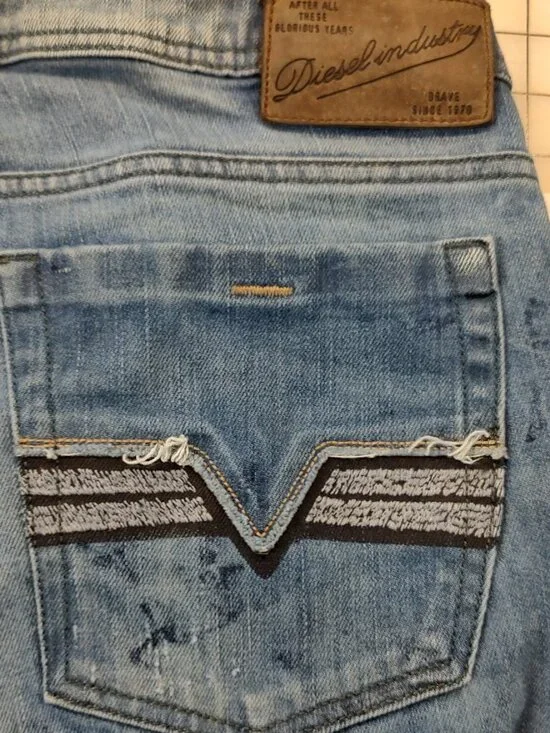 Diesel Zatiny Men's Bootcut Jeans 34X32 Wash 0072L Whisker Faded Distressed '07 - Picture 3 of 14